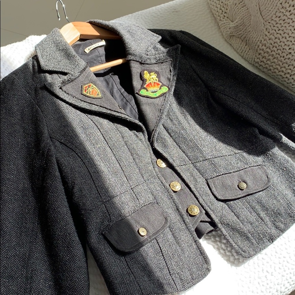 Blazer - Picture 4 of 7
